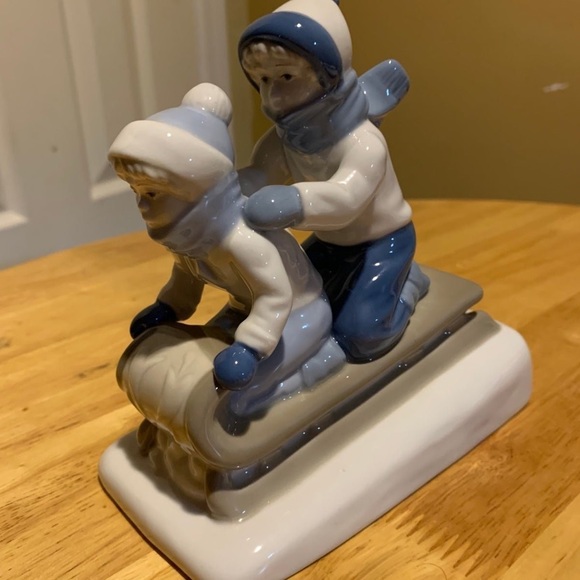 Vintage Paul Sebastian Children Sledding ( 1992 ) - Picture 3 of 4